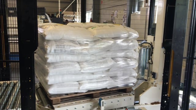 Fertilizer palletizing 50kg bags